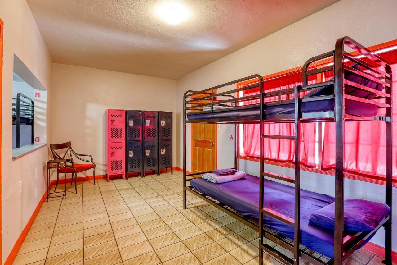 Hostel Sin