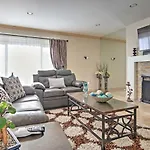Stunning Home With Private Oasis - 1 Half Mile To Strip