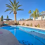 Pet-Friendly Family Gem, 10 Mi To Vegas Strip