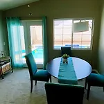 Amazing Pool And Jaccuzi 3 Bedroom In Heart Of Lv