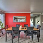 Stylish Home With Pool - 5 Mi To Las Vegas Strip!