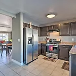 Stylish Home With Pool - 5 Mi To Las Vegas Strip!