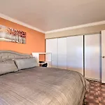 Stylish Home With Pool - 5 Mi To Las Vegas Strip!