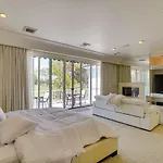 Elegant Las Vegas Estate With Pool About Near Strip