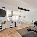 Bright, Modern 4Br With Beautiful Backyard & Pool!