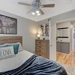 New! Fresh & Fun Heated Pool In Las Vegas, 4 Bedrooms, 1-Story, Minutes To The Las Vegas Strip, Full Kitchen