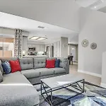 Gorgeous And Spacious Home!