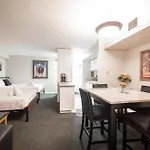 Penthouse On The Strip - 6 Comfy Beds!!!