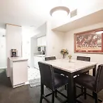 Penthouse On The Strip - 6 Comfy Beds!!!