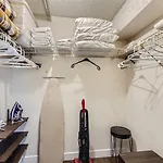 Outstanding Location - 1Br Haven Near The Strip