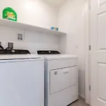 New! 2024 Lux & Modern Home By The Strip!