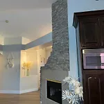 Boho Haus - Three Bedrooms House In Las Vegas