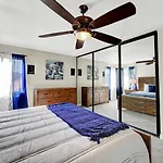 Bright Fun Spacious Home With Pool