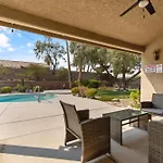 Vegas Retreats Pool, Arcade, Fun, 10Min From Airport And The Strip
