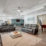 Plush Las Vegas Retreat 5 Min From Strip