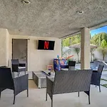 Plush Las Vegas Retreat 5 Min From Strip