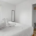 Spacious 5 Bedroom Home With Games And Spa