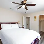 Modern 4Br Home, Central Las Vegas Location