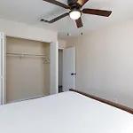 Modern 4Br Home, Central Las Vegas Location