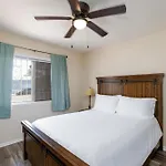 Modern 4Br Home, Central Las Vegas Location