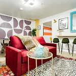 Star Motel Unit 5- New Downtown Haven Boutique Las Vegas Oasis Home