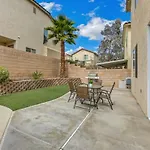 The Designer House With Heated Pool And 10 Min To Strip Great For Family