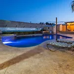 New Luxurious 6Br Villa Near Lv Strip W Pool & Spa