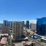 Mgm Balcony Strip F1 Race Views Luxury Penthouse