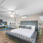 Modern Retreat Close To Lv Strip