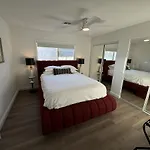 Modern Hip Oasis Near Vegas Strip