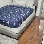 2 Bedroom Cozy Guesthouse Near The Strip