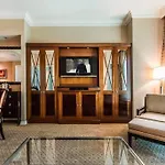 Mgm 12721 Executive Corner 1Br Strip View Balcony