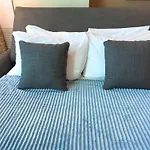 No Resort Fee Strip View Suite &Free Valet &Pool