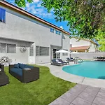 Beautiful Renovated 4Br W Pool