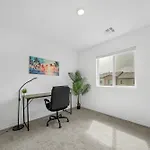 New-Available May 1Rst-Stylish-Mins To Summerlin Med-Special Reduced Rates-Nurses & Doctors