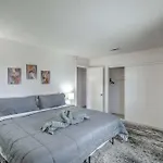 Your Vegas Home From Home! Sleeps 6!