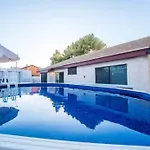 Private Oasis With Pool