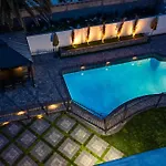Beautiful And Cozy Family House Pool And Barbecue