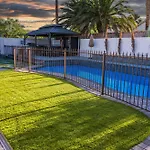 Beautiful And Cozy Family House Pool And Barbecue