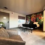 Bent Inn - Lgbtq Hotel