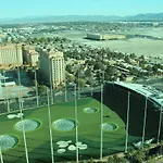 Luxury Suites International At The Signature