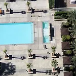 Luxury Suites International At The Signature