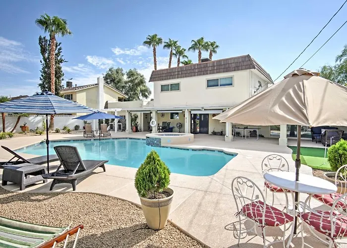 Stunning Home With Private Oasis - 1 Half Mile To Strip