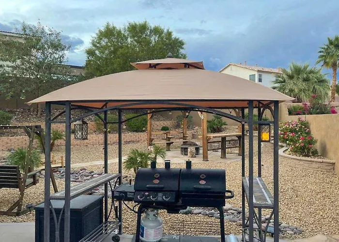 Spacious North Las Vegas Home With Yard