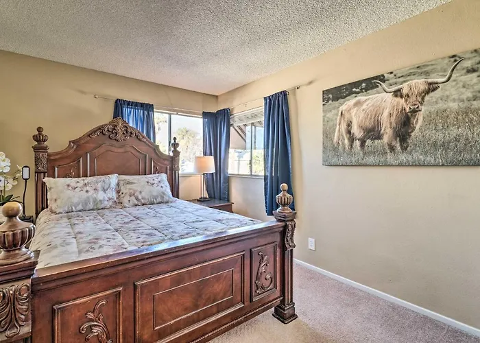 Stylish Home With Pool - 5 Mi To Las Vegas Strip!