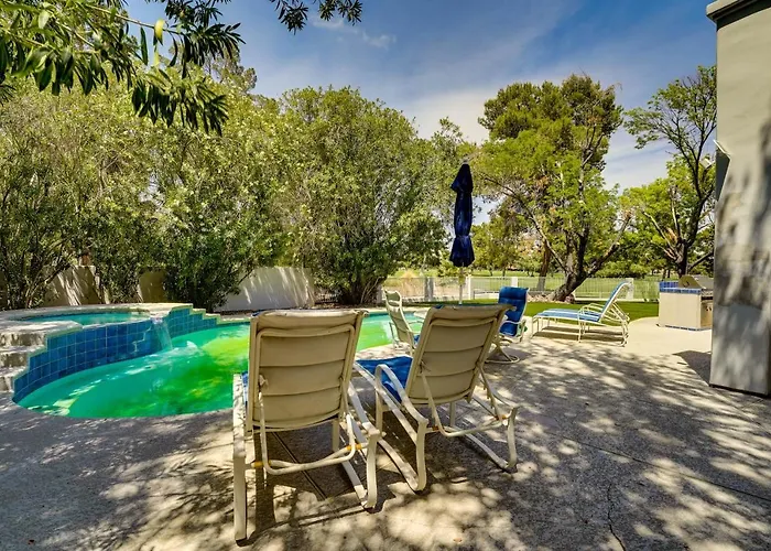 Elegant Las Vegas Estate With Pool About Near Strip