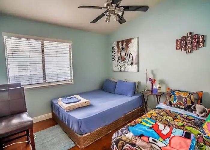 Pet Friendly Rancher With Pool/Sw Las Vegas