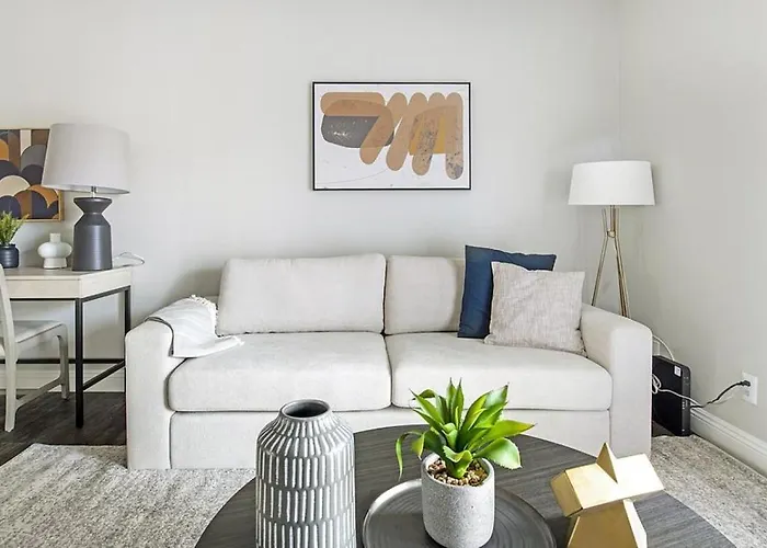 Landing Modern Apartment With Amazing Amenities