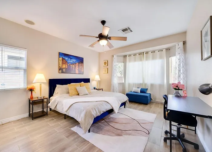 Spacious Vegas Home, Bbq, H-Speed Wi-Fi, Sleeps 11