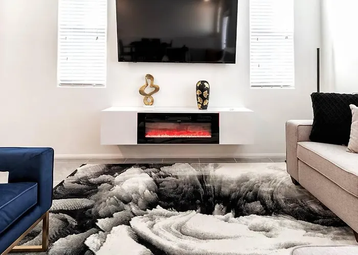 New! 2024 Lux & Modern Home By The Strip!